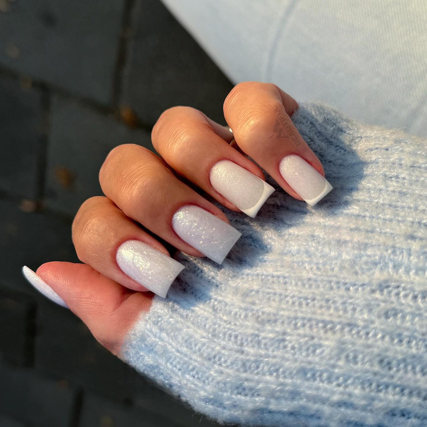 Melkwitte glitternagels